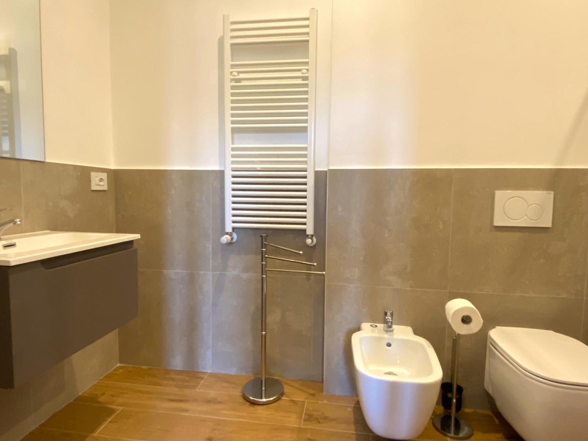 Avantgard Rooms Red Carpet Bologna Esterno foto